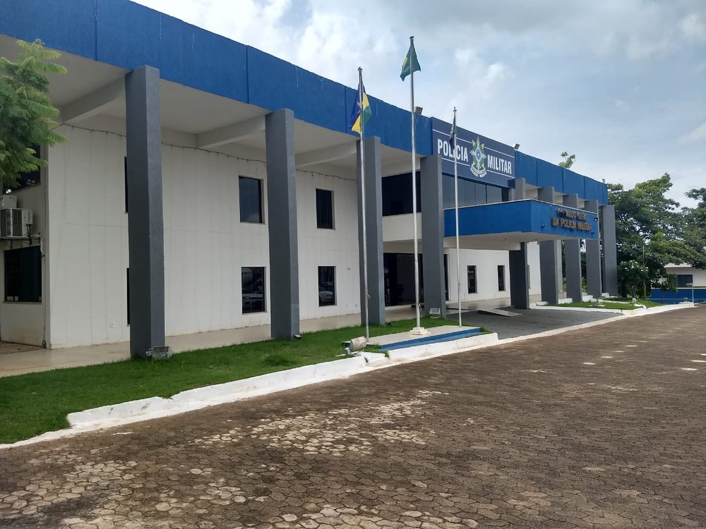 Secretário de Segurança é criticado por participar de operação usando roupa militar