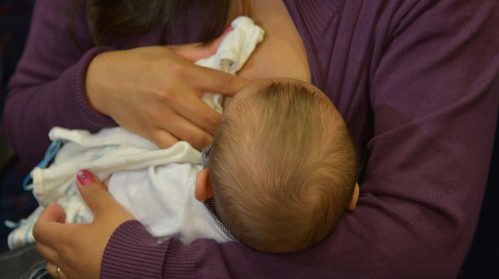 Do choro alto ao desmame: os desafios de mães neurodivergentes