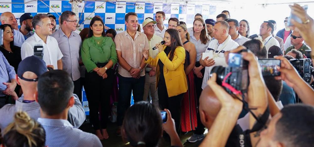 Sem nenhum constrangimento prefeita bolsonarista de Rondônia comemora com lulistas
