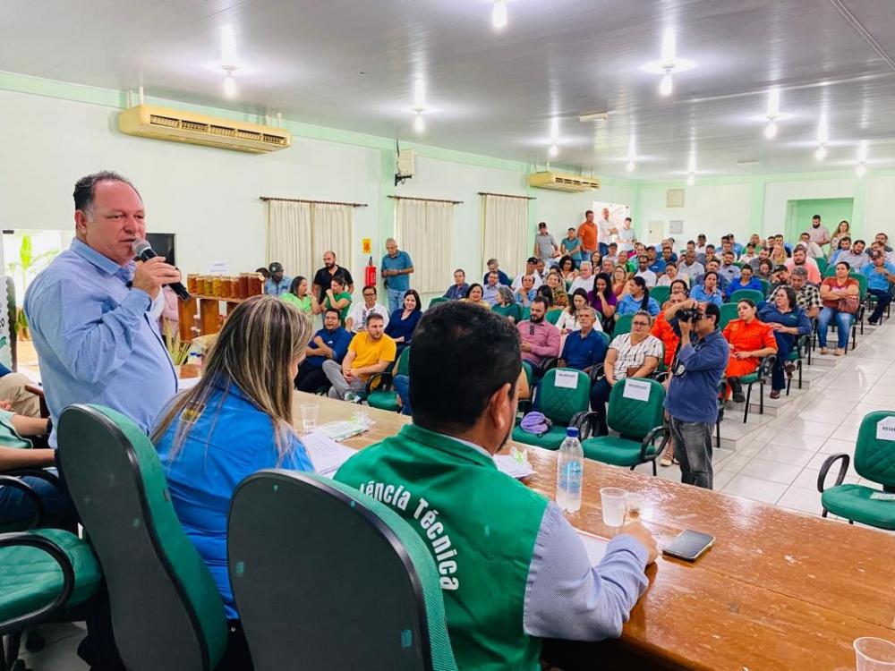 Deputado Pedro Fernandes participa de homenagem a Emater 