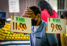 Taxas de juros, desemprego e inflação são as principais preocupações dos brasileiros nos próximos meses