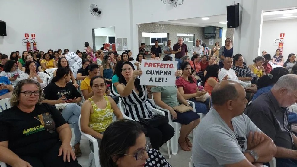 Prefeito de Vilhena diz que ineficiência na Educação justifica salários baixos dos professores 