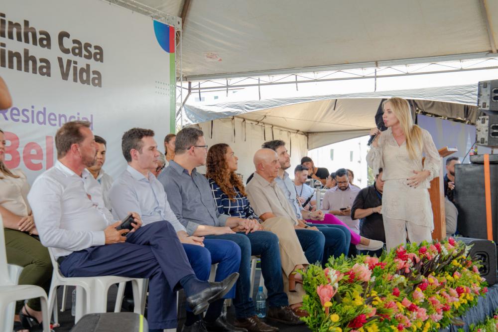 Ieda Chaves representa a Alero durante a entrega de apartamentos populares em Porto Velho