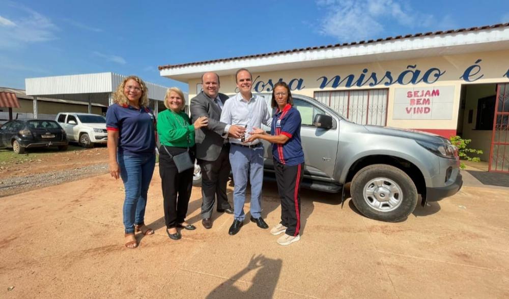 Alan Queiroz solicita aquisição de caminhão para a coleta de lixo em distritos de Nova Mamoré