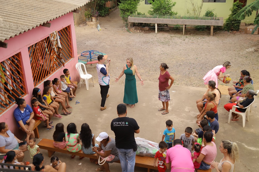 Ieda Chaves leva momento de alegria para crianças em abrigo de Porto Velho