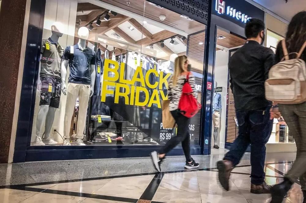 Black Friday aumenta demanda por vagas temporárias e pessoas sem experiência
