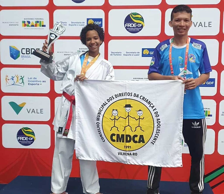 Atletas da escola de karatê Champions Club conquistam medalha nos Jogos Escolares Brasileiros