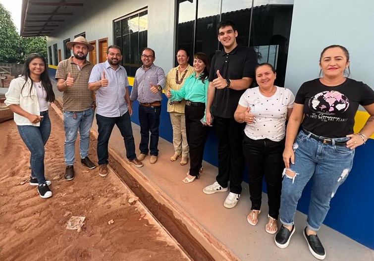 Deputado Laerte Gomes visita obra em escola de Nova Brasilândia D'Oeste