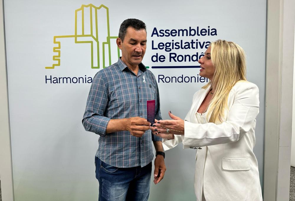 Ieda Chaves mobiliza e divulga campanha do Laço Branco nas dependências da Alero