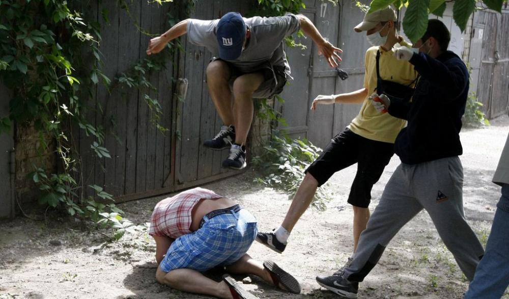 Crime de homofobia, mesmo que seja no “calor” do Carnaval pode levar à prisão