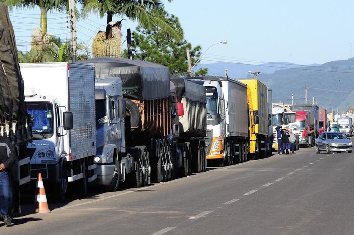 Falta de controle no preço dos combustíveis e silêncio de quem depende do diesel podem não ser bom sinal