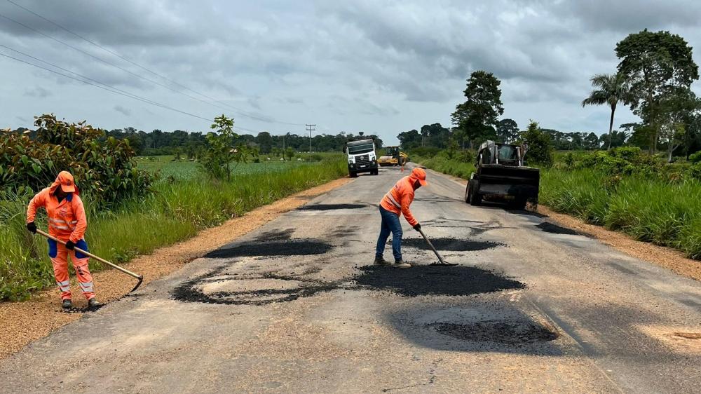 Deputado Pedro Fernandes celebra início do trabalho de manutenção da RO-205