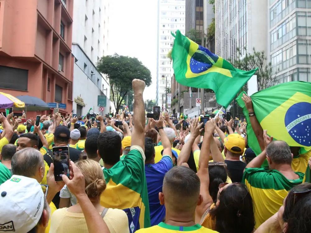 Bancada de Rondônia participou de ato em São Paulo mesmo estando em partidos que estão na base aliada de Lula 