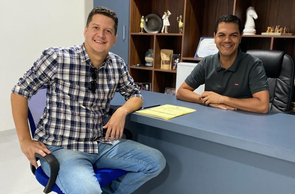 Deputado Cássio Gois destina recurso para implantação de iluminação em LED atendendo pedido do vereador Marcelo Stocco