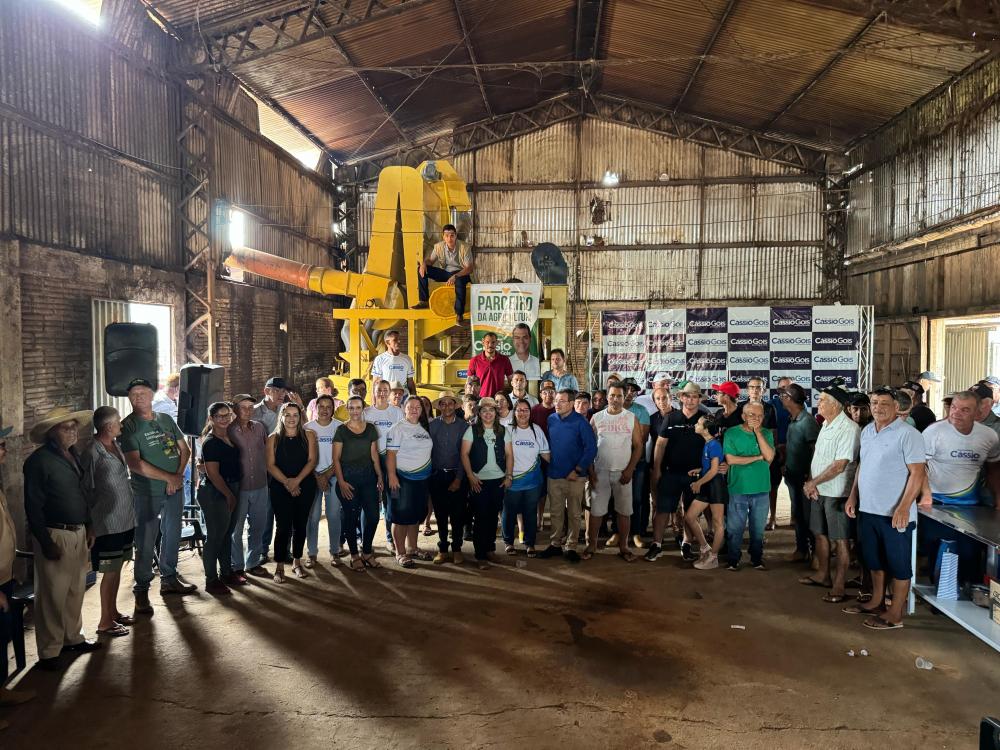 Região do melhor do café do Brasil recebe máquina de café nova do deputado Cássio Gois