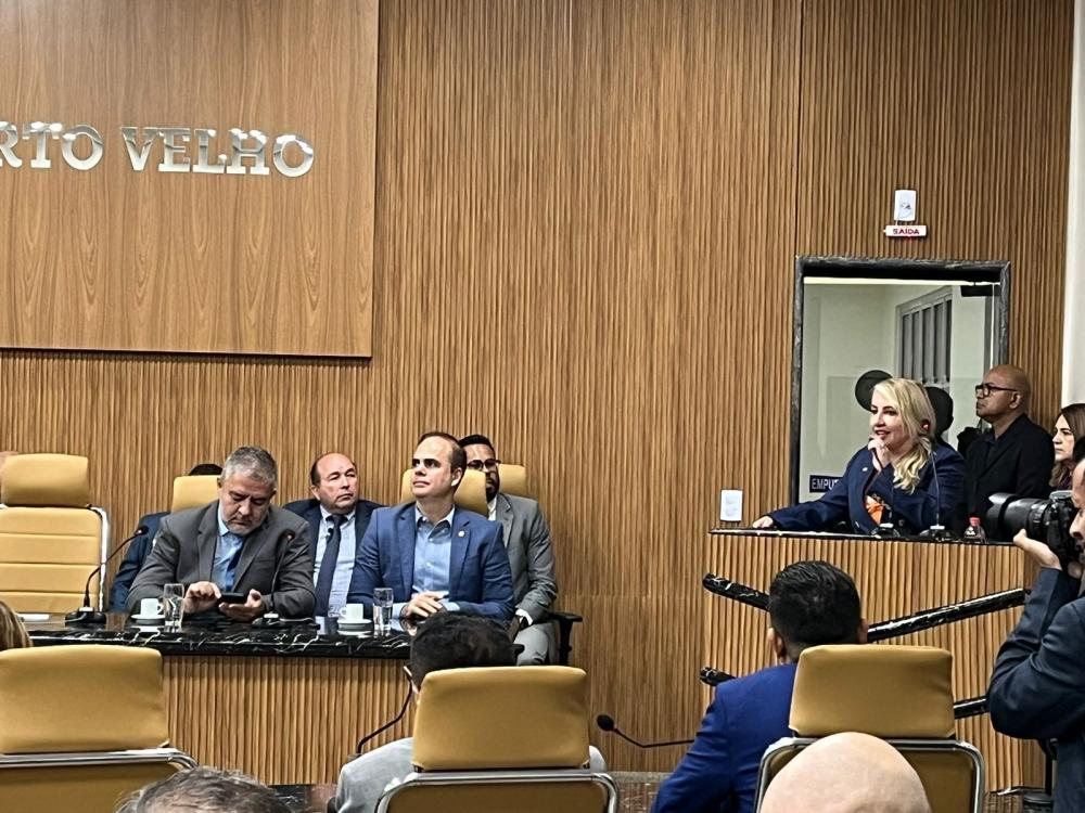 Ieda Chaves prestigia cerimônia de reinauguração do Plenário da Câmara Municipal de Porto Velho
