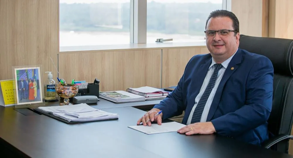 Deputado Luís do Hospital destina mais de R$700mil em emenda para aquisição de ônibus escolar no IFRO de Jaru