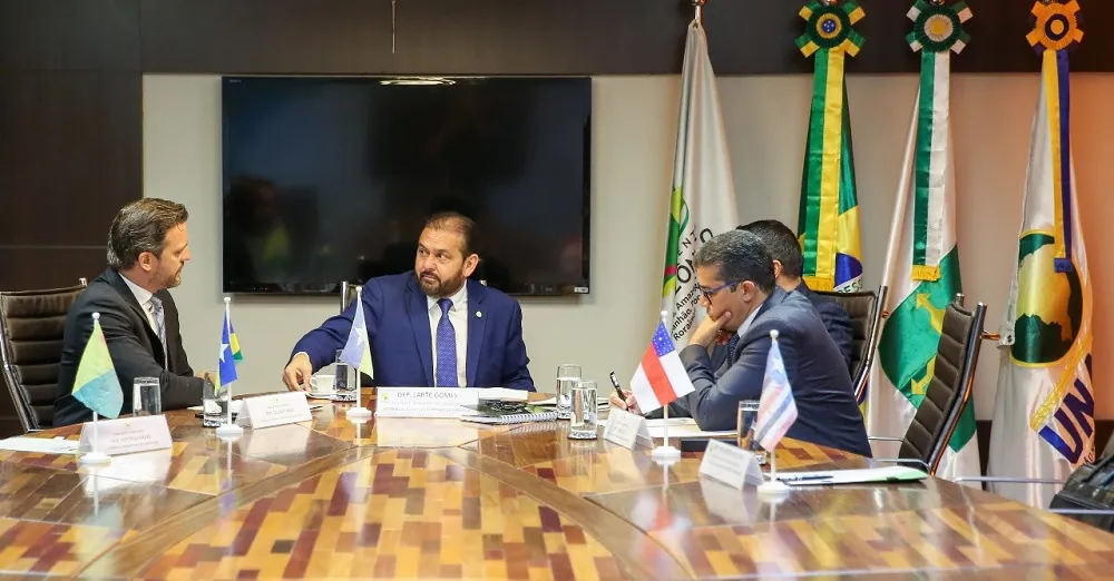 Laerte Gomes se reúne com deputados e coordenadores para tratar do 1º Fórum do Parlamento Amazônico em Brasília