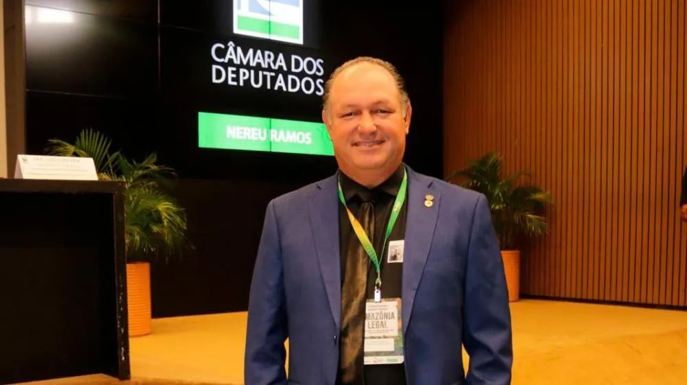 Deputado Pedro Fernandes discute regularização de terras durante reunião do Parlamento Amazônico 