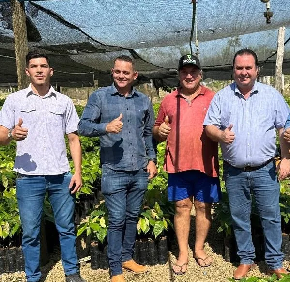 Deputado Luís do Hospital conhece a produção cacaueira em Buritis
