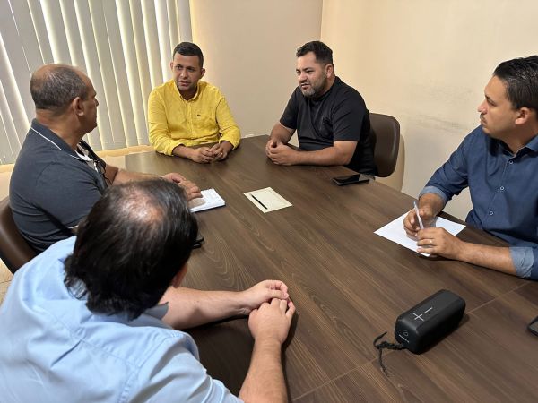 Encontro com técnicos do DER/RO trata sobre estradas vicinais da Nova Samuel 
