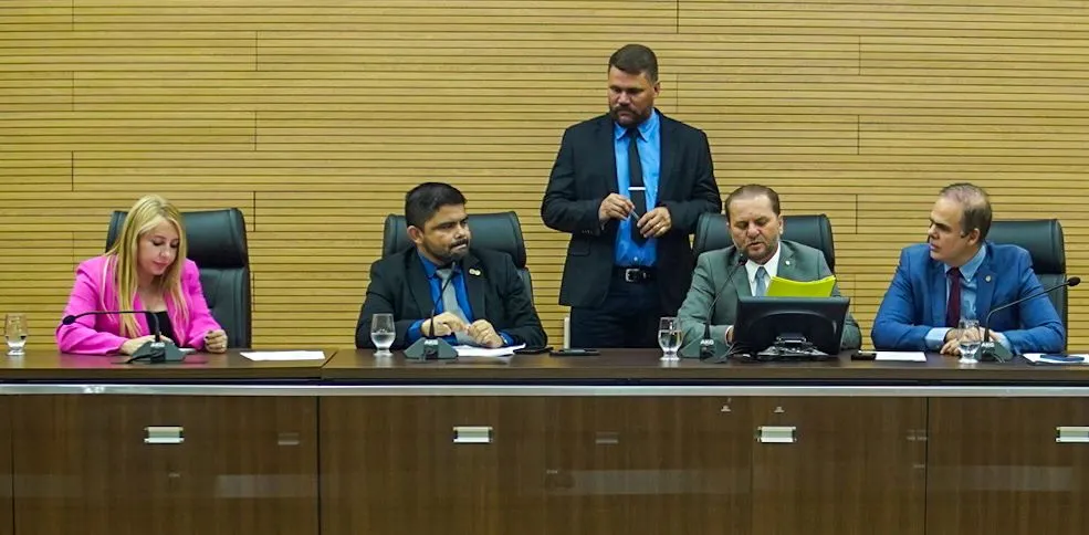 Assembleia Legislativa aprova aumento salarial para servidores da Educação