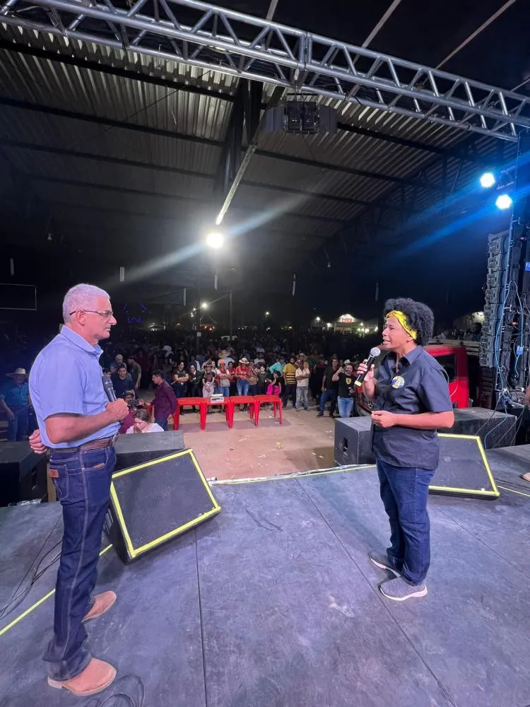 Deputada Sílvia Cristina prestigia a 6ª edição da Festa do Leite, no distrito de Palmeiras, em Nova Mamoré