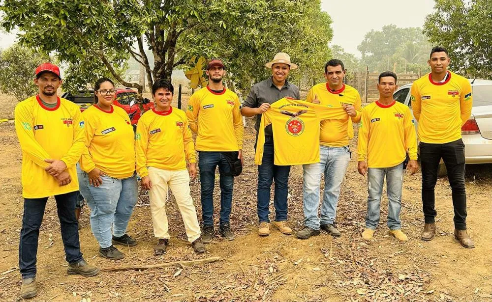 Deputado Pedro Fernandes entrega 20 fardamentos para Brigada Voluntária de Campo Novo de Rondônia