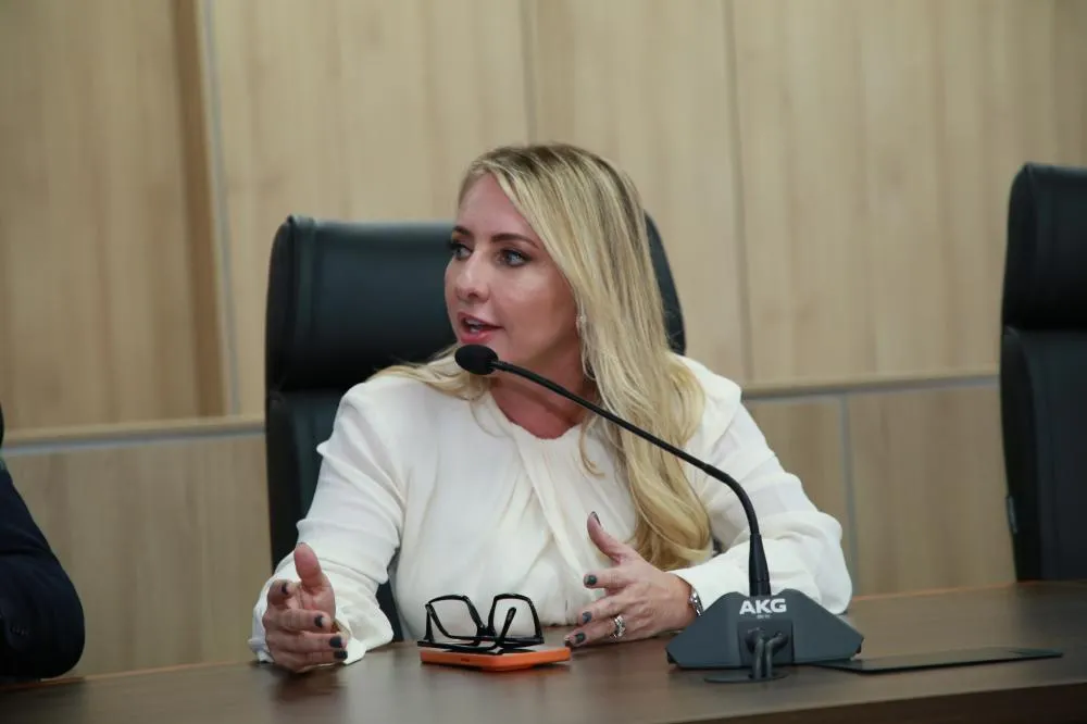 Ieda Chaves solicita retomada de oferta de água através de caminhão-pipa no Cristal da Calama