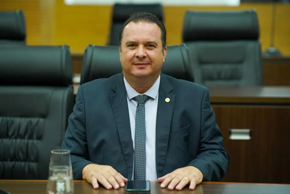 Deputado Dr. Luís do Hospital parabeniza novo prefeito de Jaru e reforça compromisso com o progresso do município