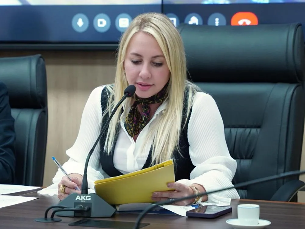 Ieda Chaves recebe retorno da Seduc sobre demandas para atender escola em Machadinho do Oeste