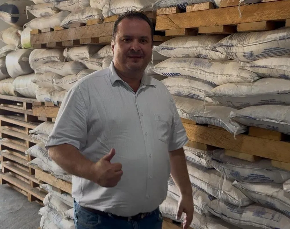 Deputado Dr. Luís do Hospital fortalece agricultura familiar em Jaru com 40 toneladas de calcário