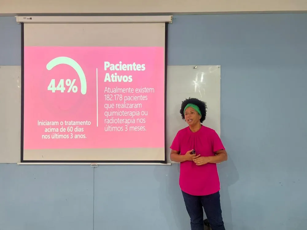 Outubro Rosa: deputada Sílvia Cristina faz palestras e reforça a importância da prevenção