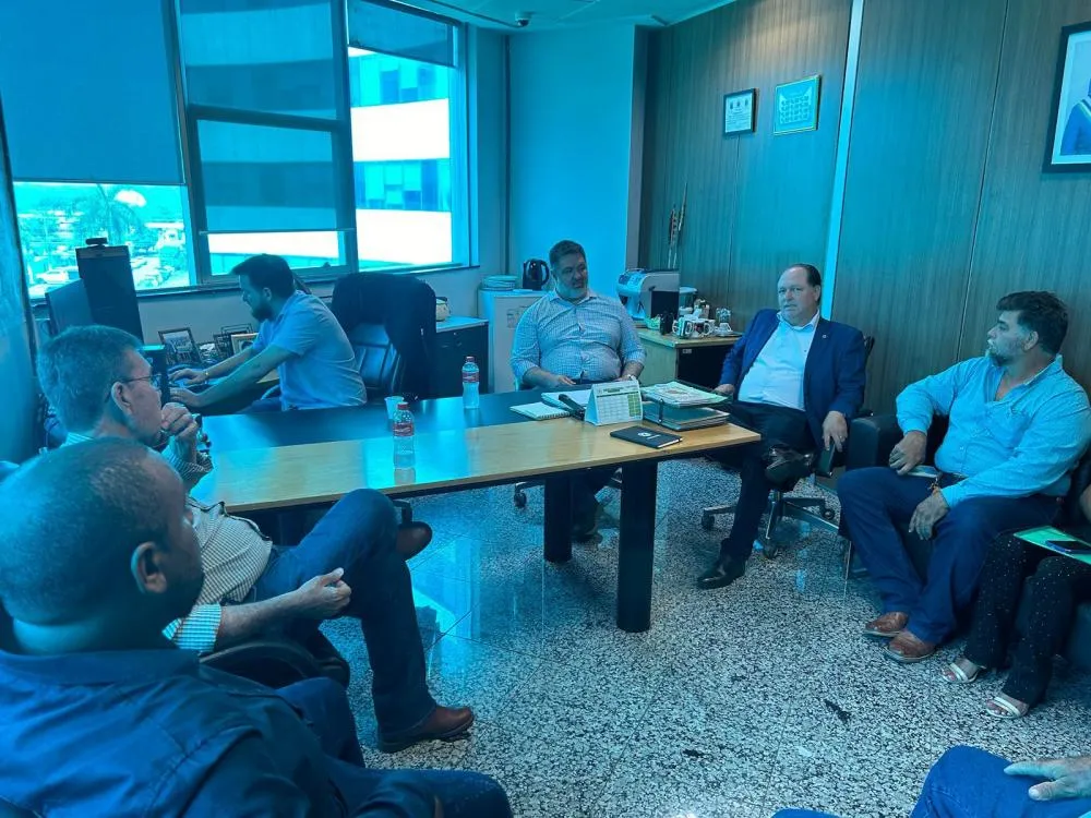 Deputado Pedro Fernandes participa de reunião com moradores do soldado da borracha na SEDAM