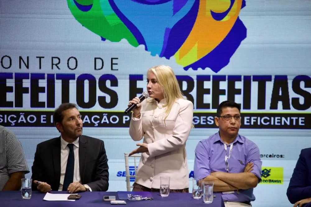 Ieda Chaves incentiva gestores municipais a cuidar das pessoas e dos animais em novos mandatos
