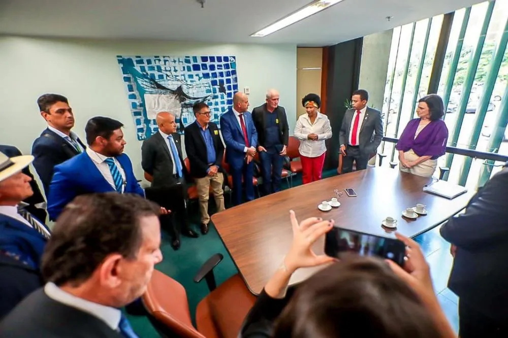 Em Brasília, deputado Ismael Crispin e gestores de São Miguel do Guaporé buscam recursos para saúde