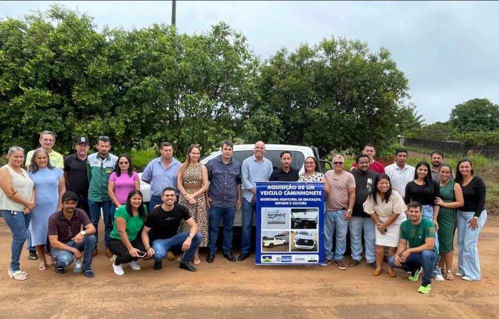 Deputado Ismael Crispin fortalece educação em Primavera Rondônia com entrega de veículo