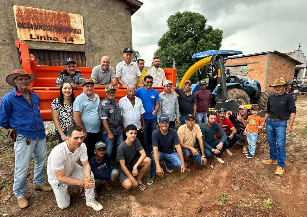 Ismael Crispin investe na evolução do campo com entrega de implementos agrícolas em Urupá