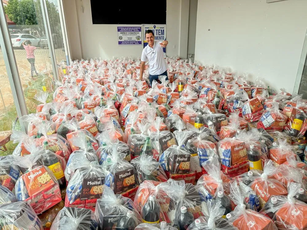 Deputado Cássio Gois entrega mais de 300 cestas básicas em Ministro Andreazza em projeto de Natal