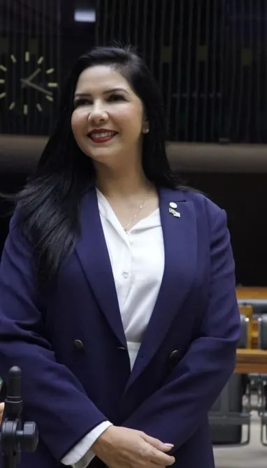 Deputada Cristiane Lopes é Eleita uma das 100 Melhores Parlamentares no Ranking dos Políticos
