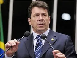 URGENTE: Justiça devolve aposentadoria para ex-governador Ivo Cassol
