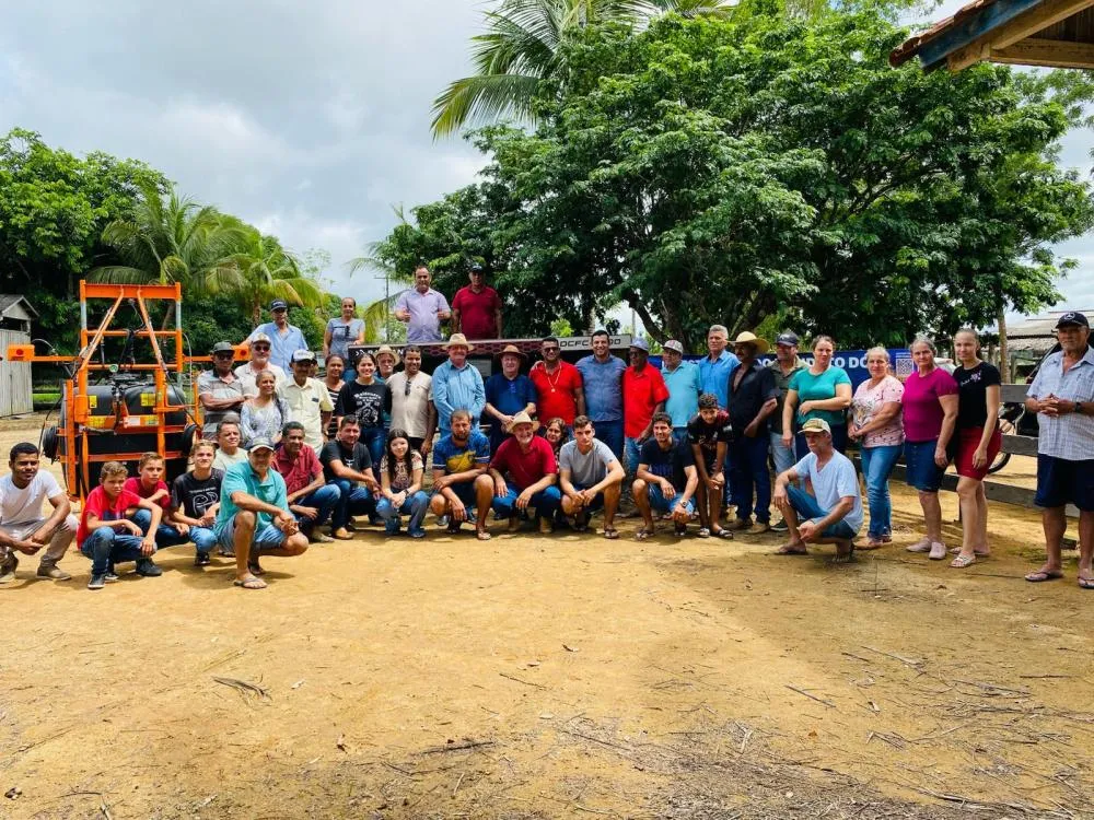 Pedro Fernandes investe na agricultura familiar com entrega de equipamentos em Cujubim