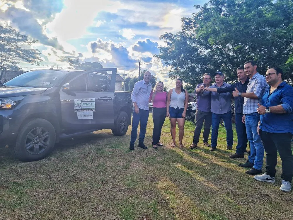 Deputado Ismael Crispin entrega Hilux para reforçar a saúde no distrito de Nova Gease