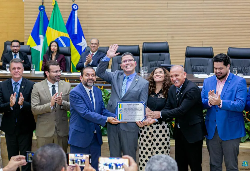 Governador Marcos Rocha recebe o título de Cidadão do Estado de Rondônia das mãos dos deputados Laerte Gomes e Ezequiel Neiva