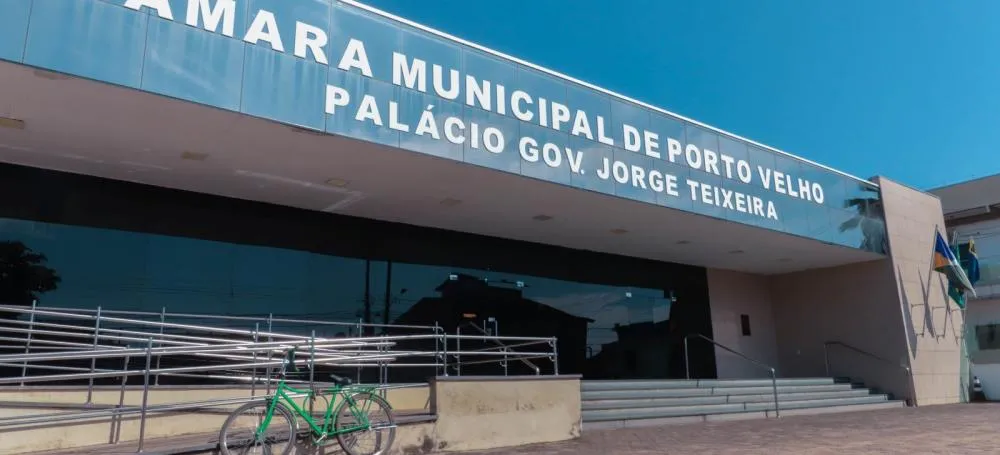 Vereadores de Porto Velho querem se meter em assuntos estaduais e até federais, além de insistirem em projetos populistas; Confúcio Moura consegue recursos para reforma do Porto do Cai N’Água