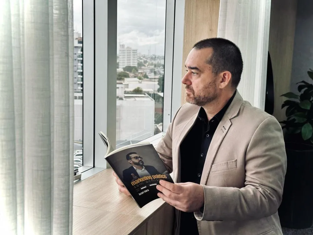 Ivan Lara lança livro Marketing Político Sem Achismo