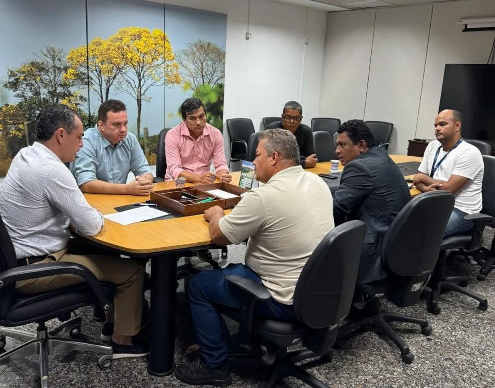 Deputado Luís do Hospital leva demandas dos servidores do DER ao vice-governador