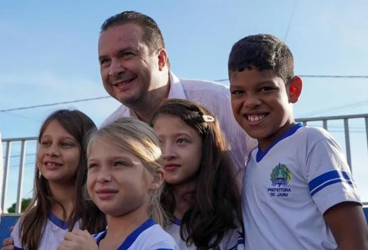 Luís do Hospital reforça valor do respeito à pátria em atividade escolar cívica