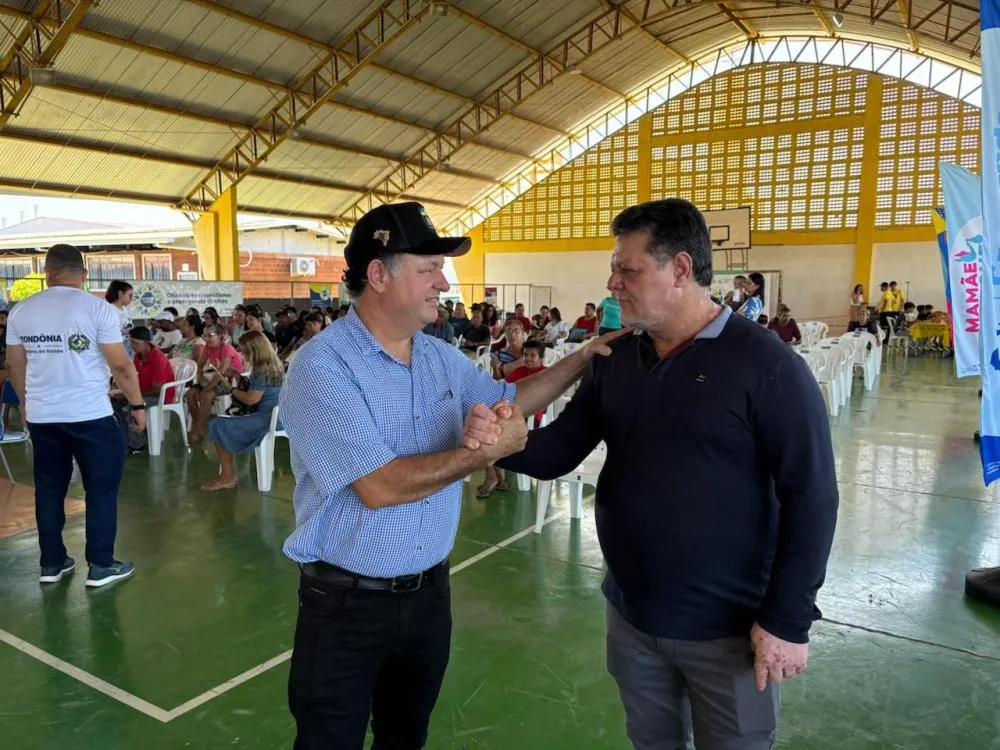 Deputado Pedro Fernandes acompanha ação do Rondônia Cidadã em Monte Negro