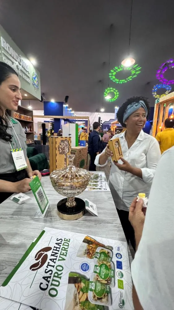 Sílvia Cristina visita estandes e conversa com expositores na Rondônia Rural Show Internacional 